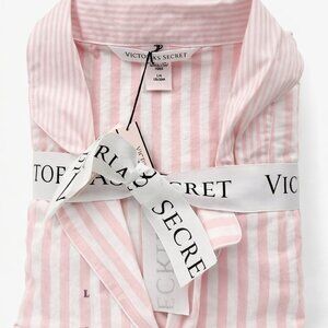 Victoria’s Secret Flannel Pajama Set (L)